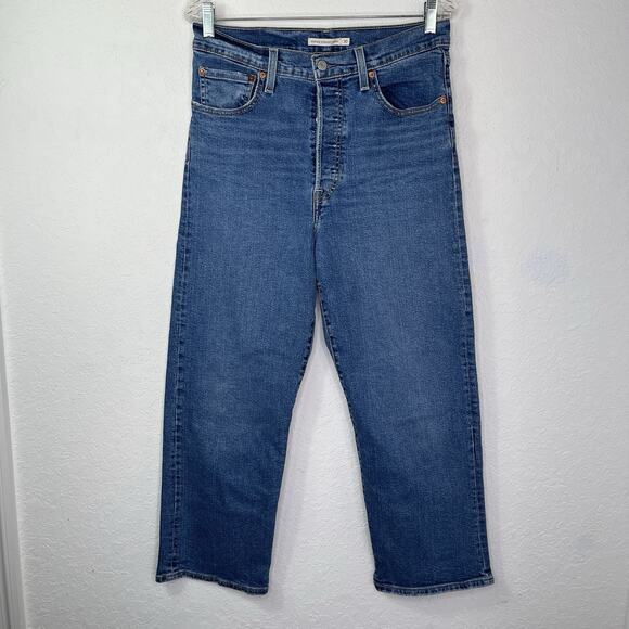Levi's Denim - Levis Ribcage Straight Ankle Jeans Size 30, classic, 5 pockets. High-Rise.